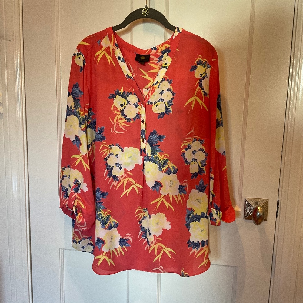 JM Collection Coral Floral Top with tag sleeve detail, gold buttons, XL